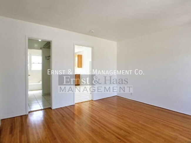 Foto del edificio - Upper Level Studio Apartment with Beautifu...