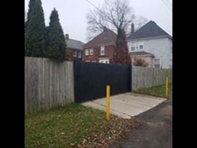 Building Photo - 1110 Ferdinand St
