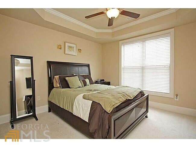 Building Photo - 835 Perennial Dr