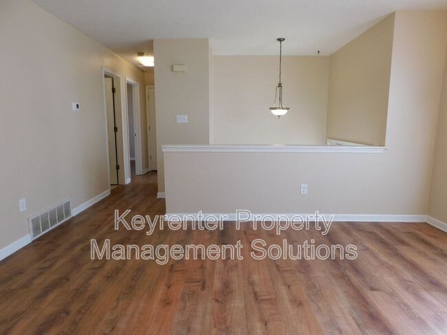 Building Photo - 1605 4th St