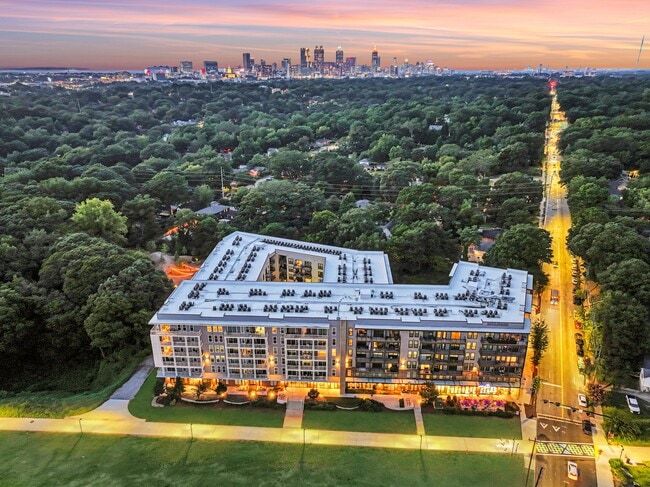 Building Photo - The Boulevard at Grant Park