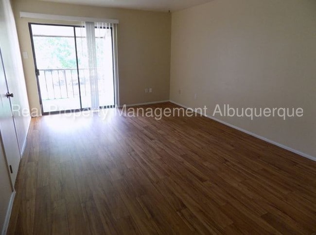 Building Photo - Great Upstairs Condo in Fairway Community