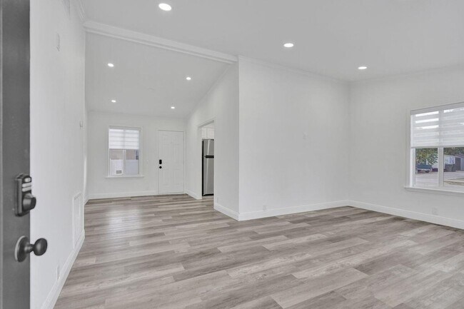 Foto del edificio - 229 SW 1st Ave