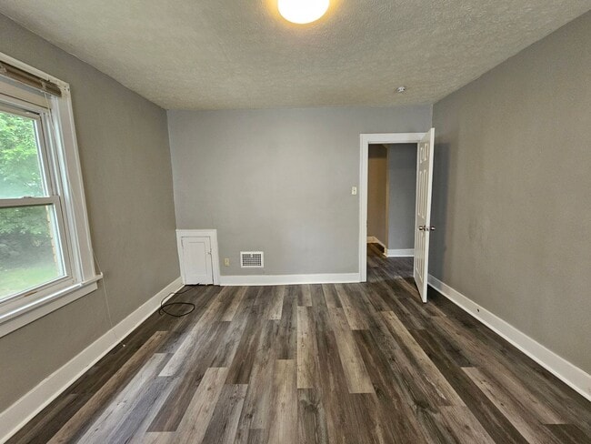 Foto del edificio - 3 bedroom Townhome for rent in Mt Washington!