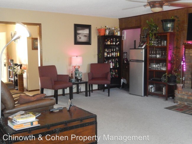 Foto del edificio - 3 br, 2 bath House - 8121 E 75th St
