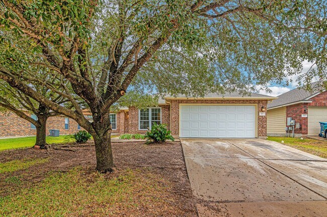 Building Photo - 4 Bedroom ONE Story Home CUL-DE-SAC