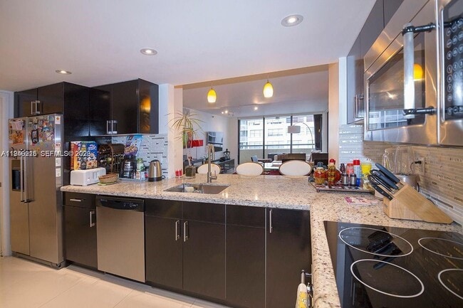 Foto del edificio - 170 Ocean Ln Dr