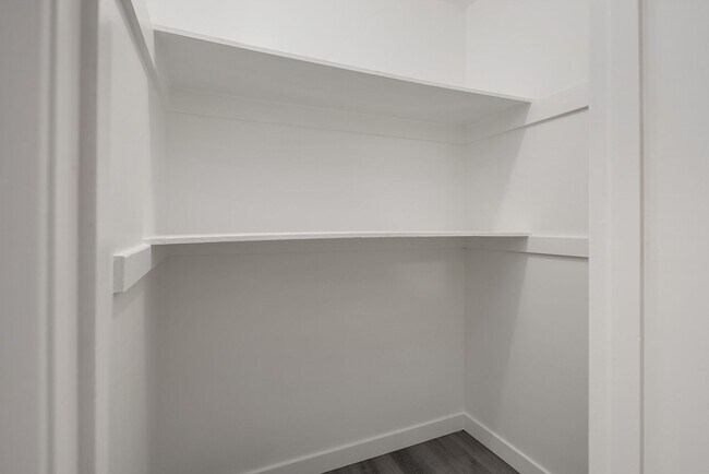 Foto del edificio - *2 Weeks of Free Rent Promotion!* BEAUTIFU...