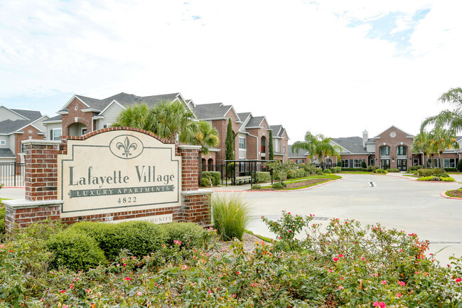 Foto del edificio - Lafayette Village