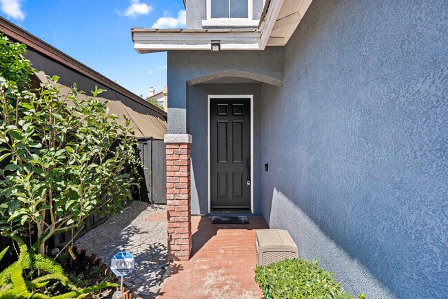 Building Photo - 40612 Chantemar Way