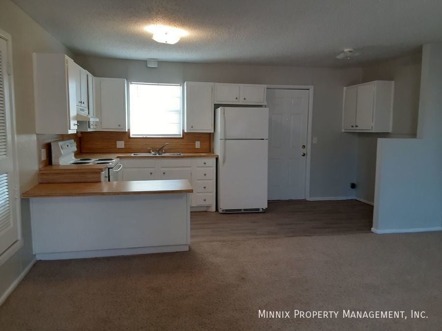 Foto principal - Plainview Apartments 2 Bedroom 1 Bath - Ca...