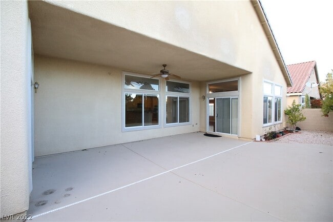 Building Photo - 1520 Vía Cassia