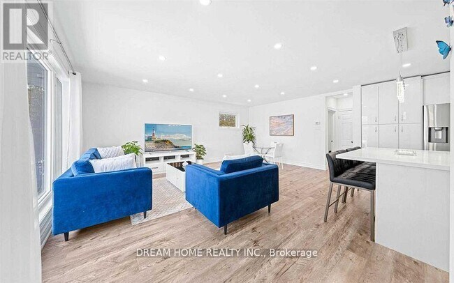 Photo du bâtiment - 302 Crosby Ave