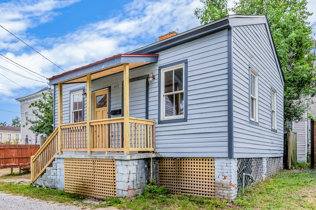 Primary Photo - 415 E Anderson St