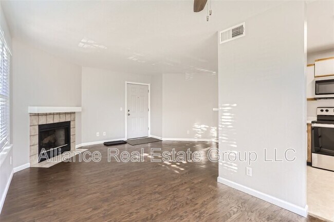 Foto del edificio - 5745 W Atlantic Pl