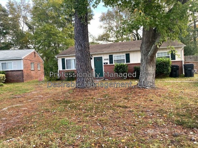 Building Photo - 1824 N Streamline Dr