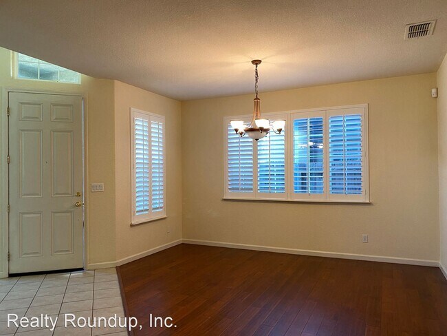 Foto del edificio - 5 br, 3.5 bath House - 1931 Amarillo Way