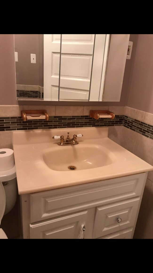 Foto del edificio - 1668 Euclid Ave