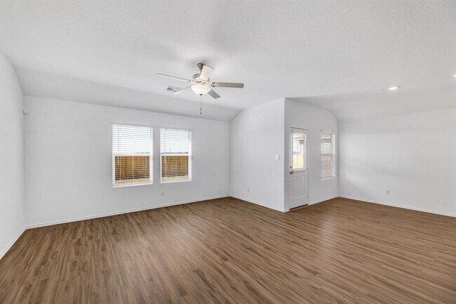 Foto del edificio - 303 Chickasaw Ln