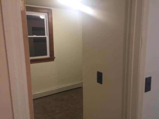 Building Photo - 69 Alexander St