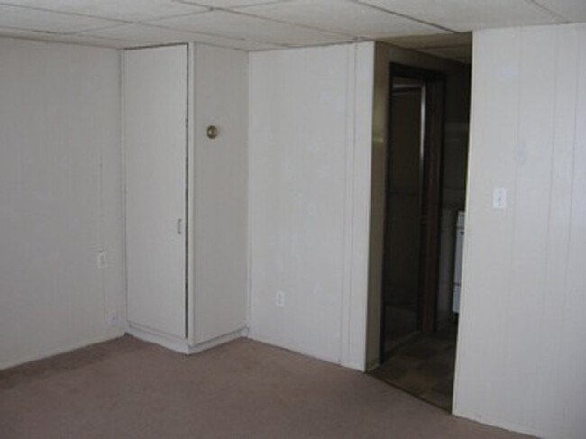 Main Room - 1030 Michigan St
