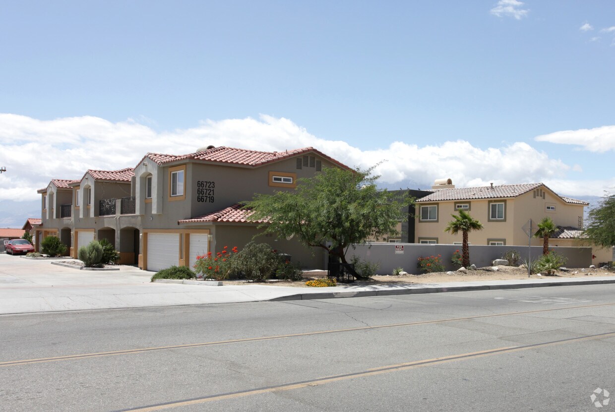 Foto principal - 66713-66729 Hacienda Ave