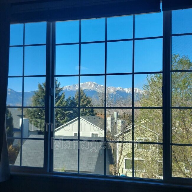 Foto del edificio - 7045 Sproul Ln