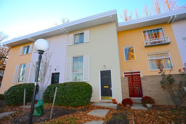 Building Photo - 861 3rd St SW