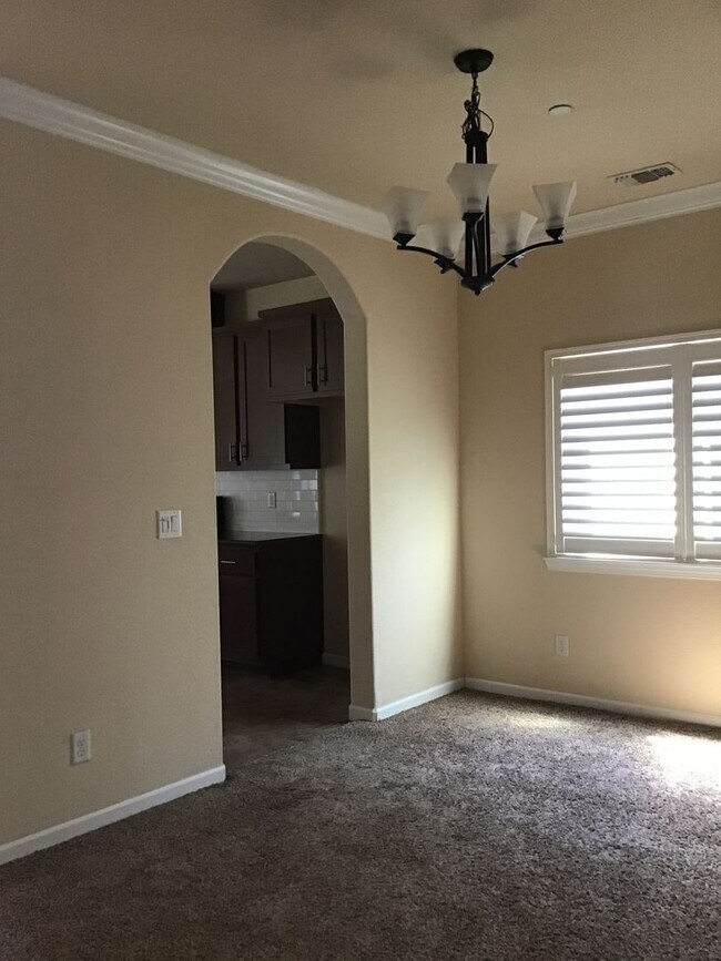 Foto del edificio - Beautiful Home - $200.00 of first month's rent