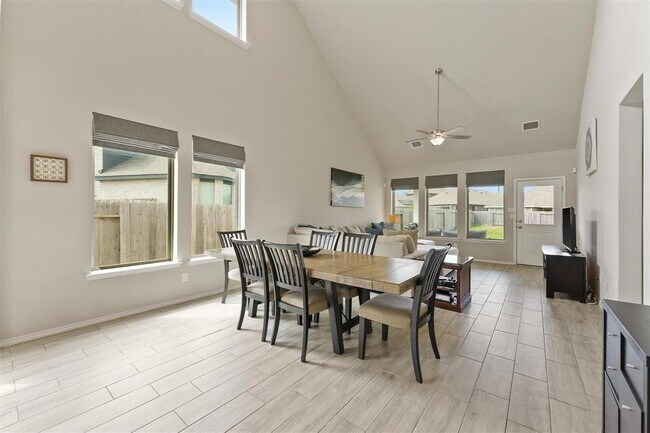 Foto del edificio - 5022 Klein Orchard Dr