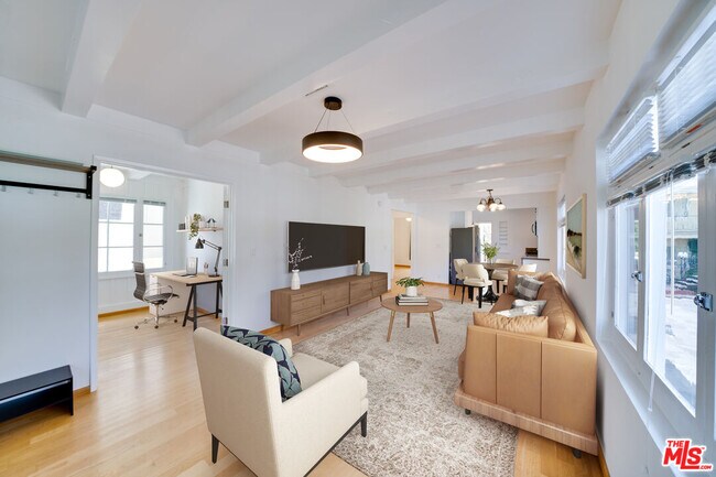 Foto del edificio - 228 Bicknell Ave