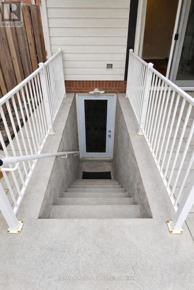 Building Photo - 181 Satok Crescent