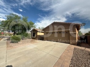 Building Photo - 1419 W Red Creek Dr