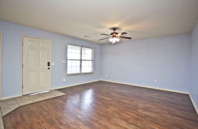 Foto del edificio - ***3014 S. "B" Street***