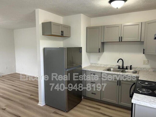 Foto del edificio - 270 Everett Ave