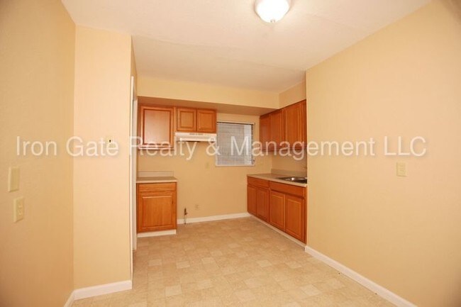 Building Photo - 10119 Saffron Dr