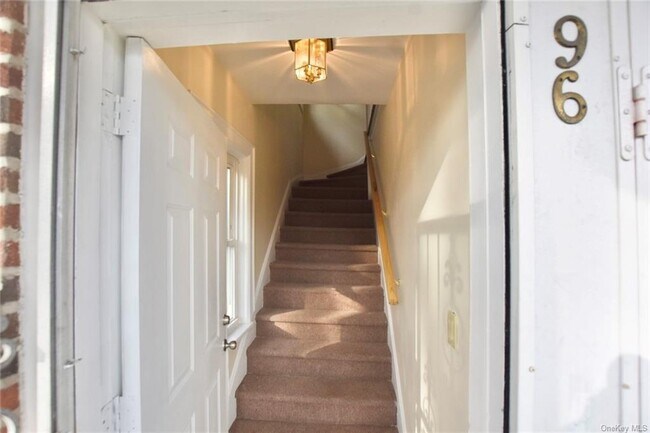 Foto del edificio - 96 Grandview Ave