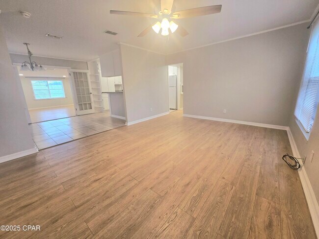 Foto del edificio - 3116 E 3rd St