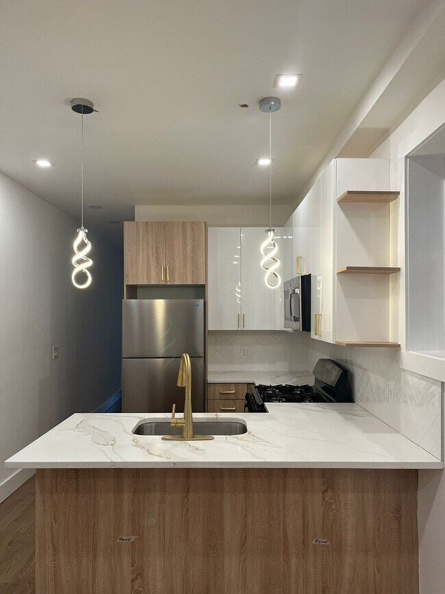 Foto del edificio - 232 Van Horne St