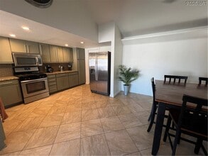Building Photo - 3956 Clear View Dr