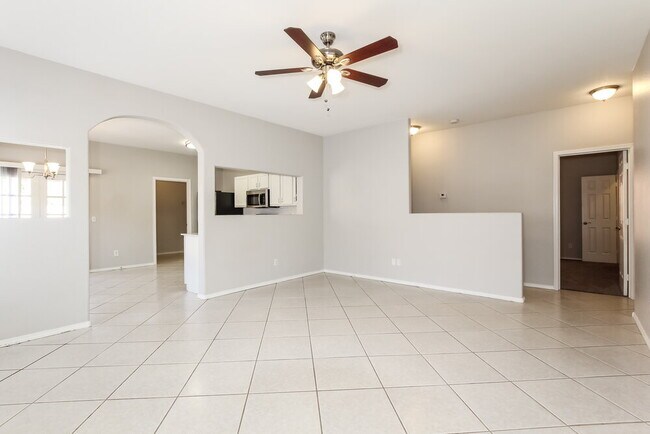 Foto del edificio - 6622 W Riva Rd