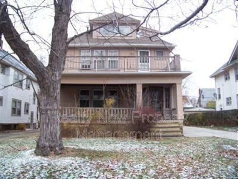 Primary Photo - 3271 Desota Ave