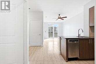 Building Photo - 6 Eva Rd