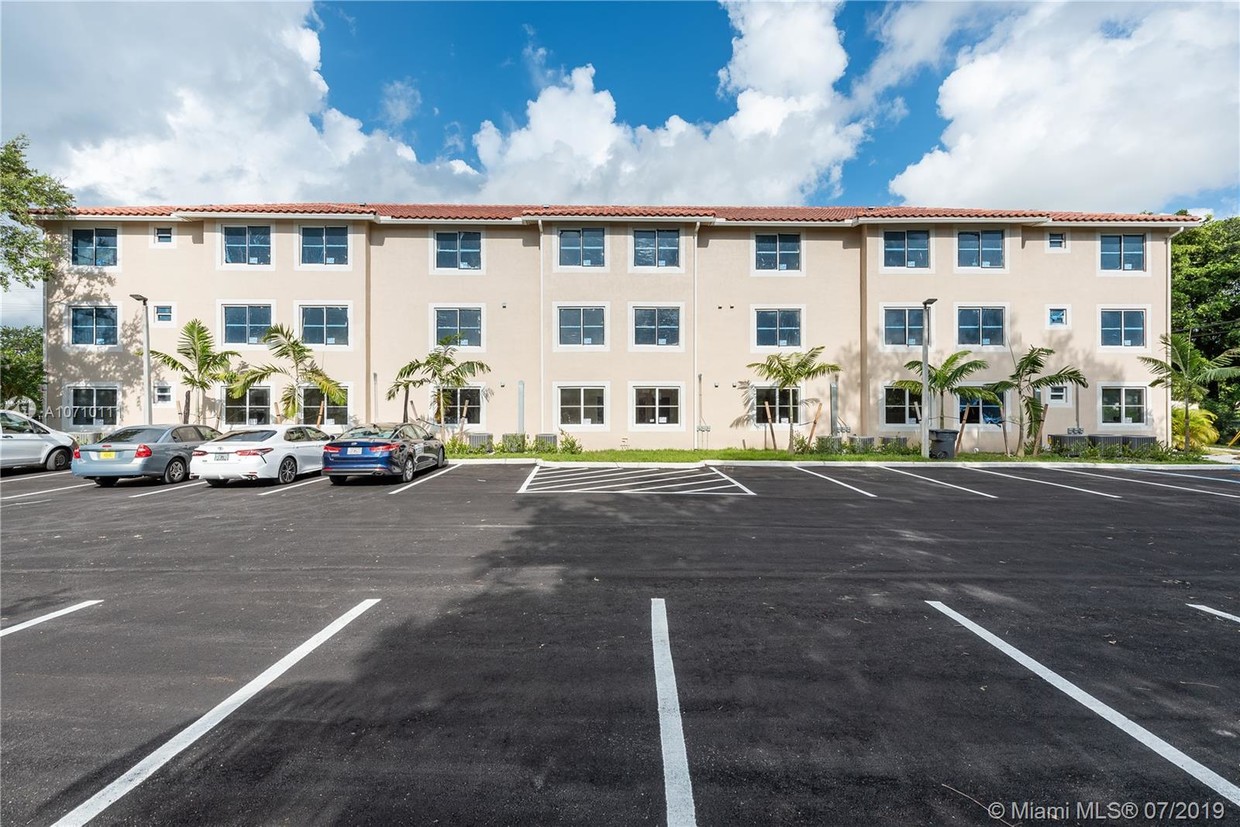 Primary Photo - 2575 SW 64th Ave