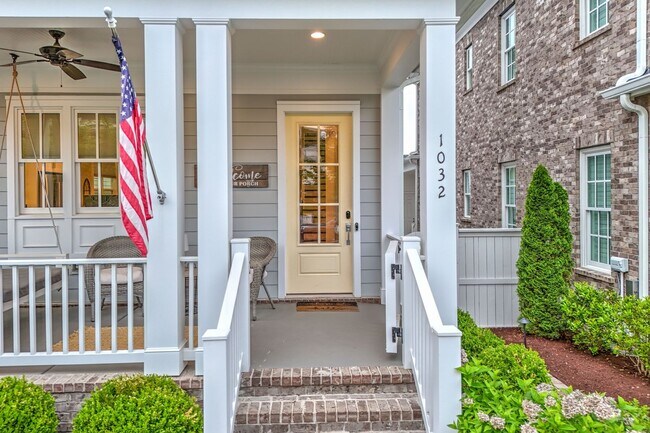 Foto del edificio - 4 bed, 3.5 bath w/ 2 car garage in the hig...