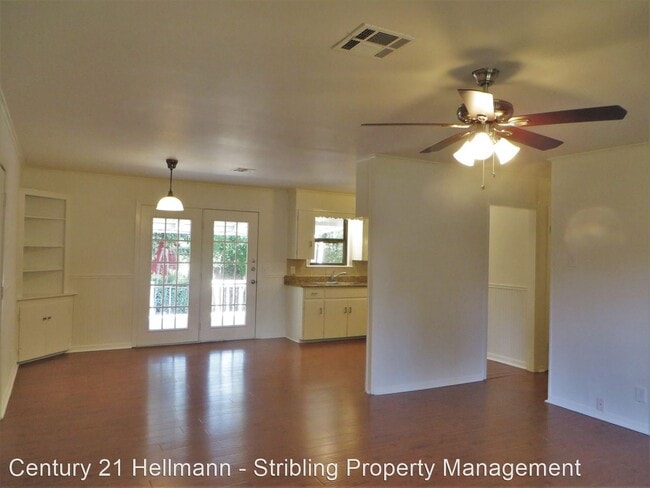 Building Photo - 4 br, 3 bath House - 301 East 3rd Street