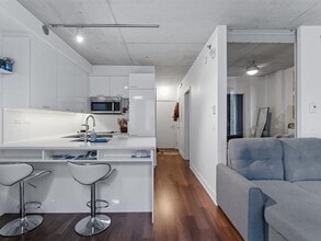 Building Photo - 1000 Rue Ottawa