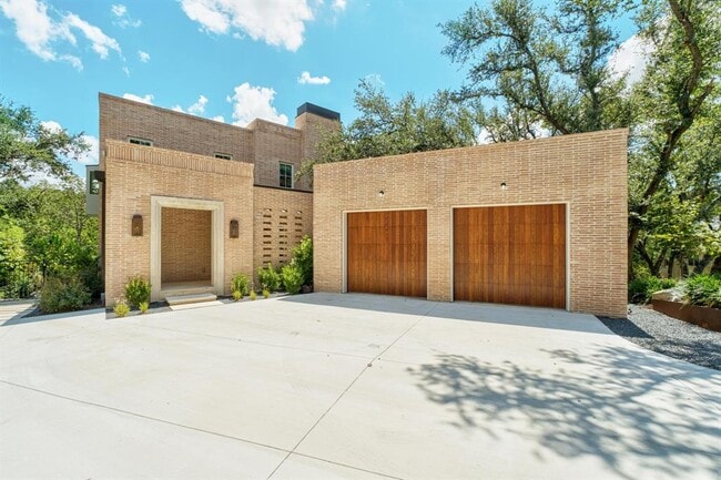 Building Photo - 4500 River Wood Ct