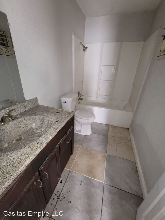 Building Photo - 3 br, 1 bath House - 3531 Cedar Hill Ln. F...