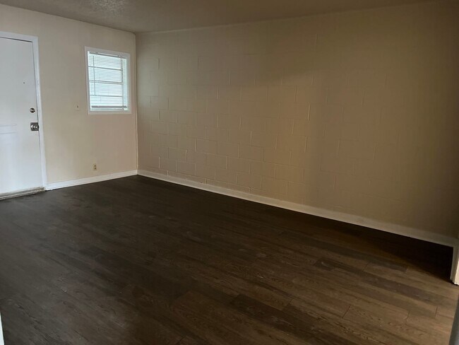 Foto del edificio - 2bd / 1bth